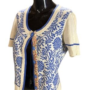 Anthropologie size med Blue and Cream Floral Knit Short-Sleeve Cardigan Sweater
